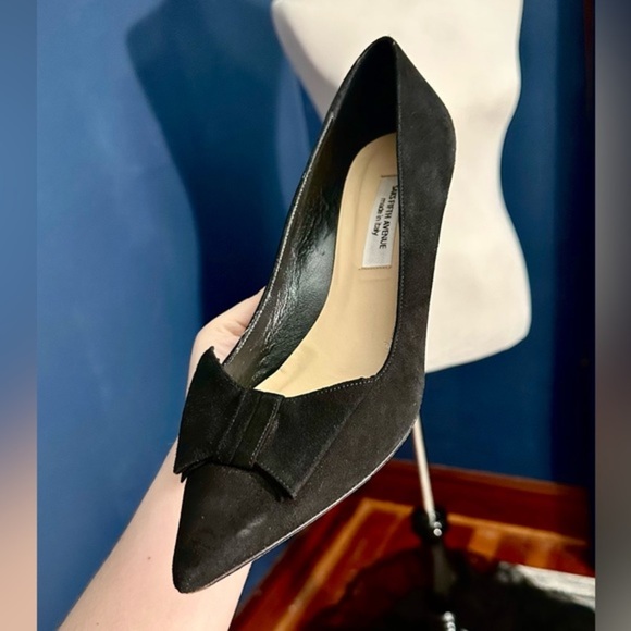 Saks Fifth Ave Pointed Bow Velvet Heels Size 8.5 - Picture 2 of 10